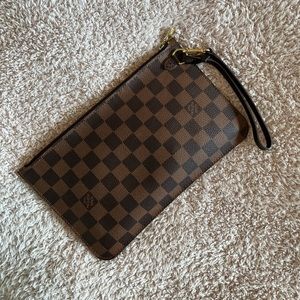 Louis Vuitton Neverfull Pochette DE